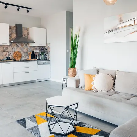 Apartman Sea Sun With 2 Bedrooms And Pool, Near