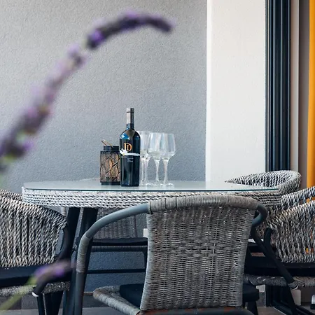 Sea Sun With 2 Bedrooms And Pool, Near Lejlighed *