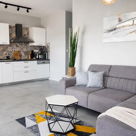Sea Sun With 2 Bedrooms And Pool, Near *