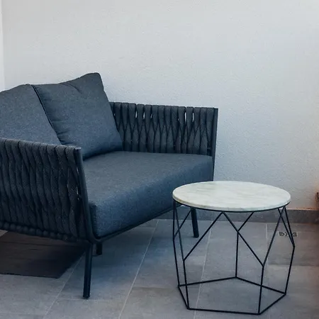 Sea Sun With 2 Bedrooms And Pool, Near Apartment Slatine
